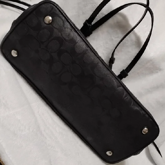 COACH 🐎SIGNATURE C Elegant Black Shoulder Bag! Vintage & EUC💕 - Picture 9 of 15